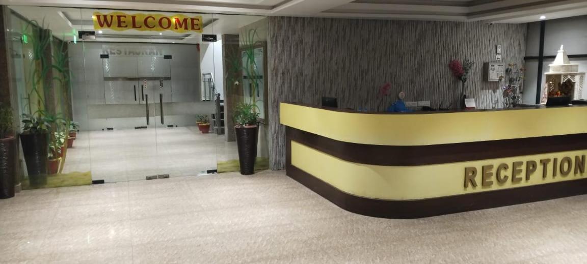 Surya Continental Lucknow Exterior foto